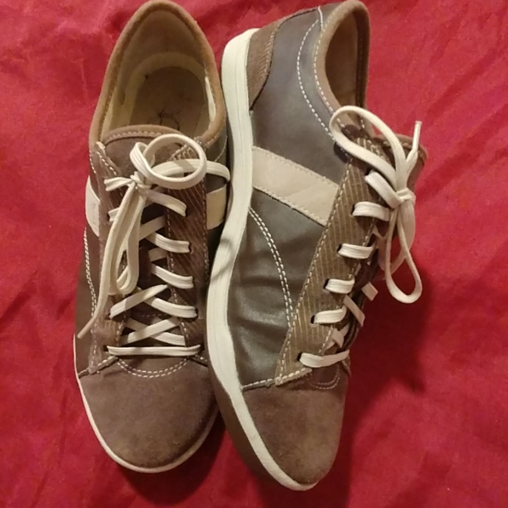 Brown leather/suede Keds sneakers